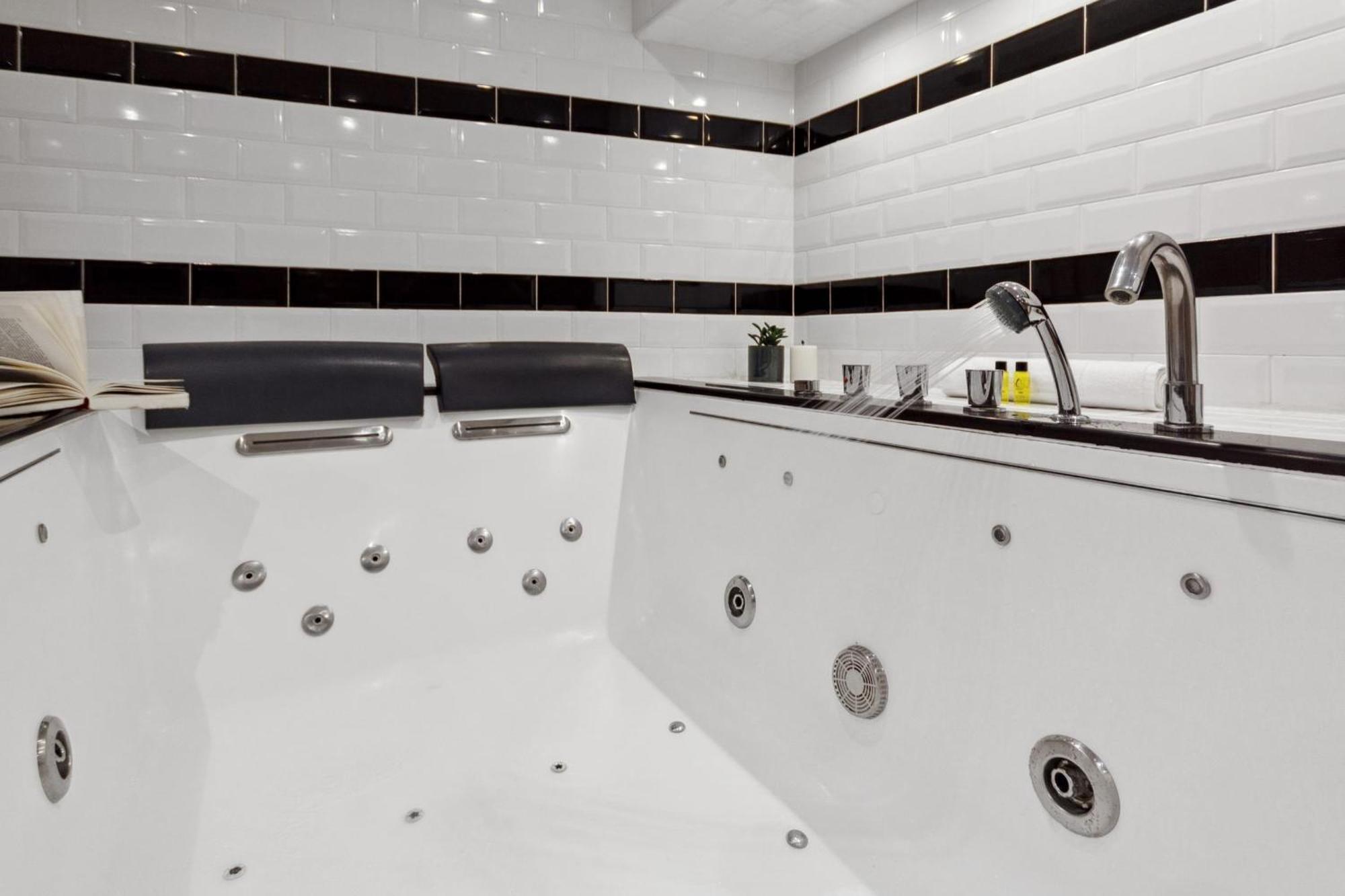 La Confidentielle - Balneo - Sauna - Hypercentre - Ac Apartment *